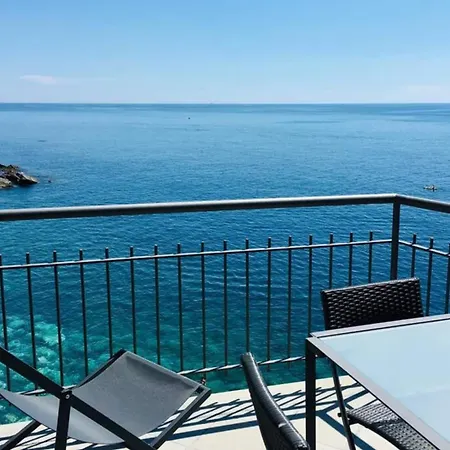 Il Ciasso Romantic Seafront Escape דירה ורנאצה