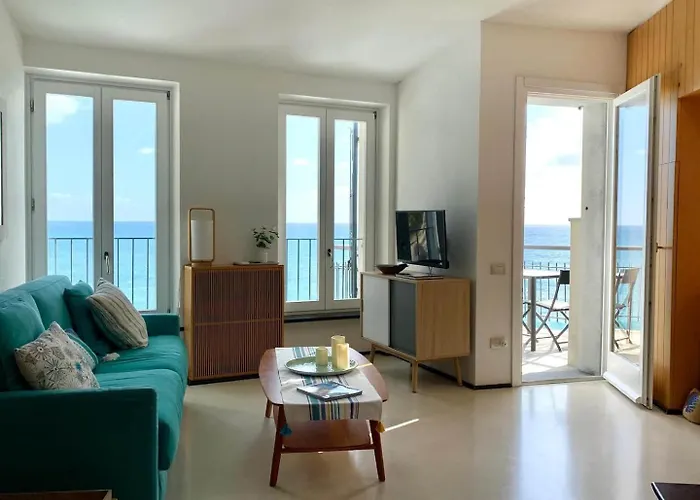 Il Ciasso Romantic Seafront Escape * Vernazza