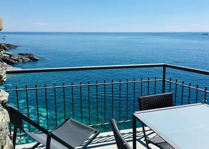 Il Ciasso Romantic Seafront Escape Apartment Vernazza